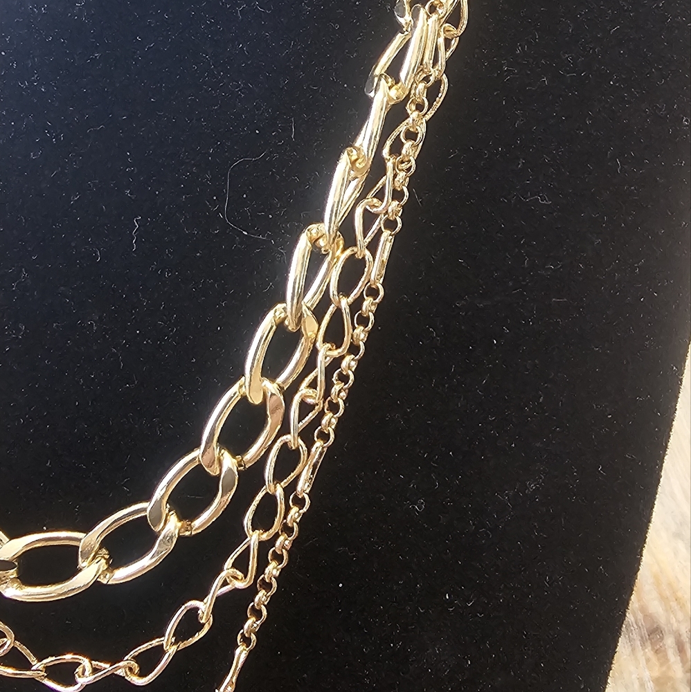 Elegant Three Strand Layered Necklace. - Picture 3 of 6